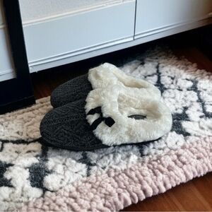 RACHEL Rachel Roy Black White Chenille Knit Fur Bow Slip-On Memory Foam Slippers